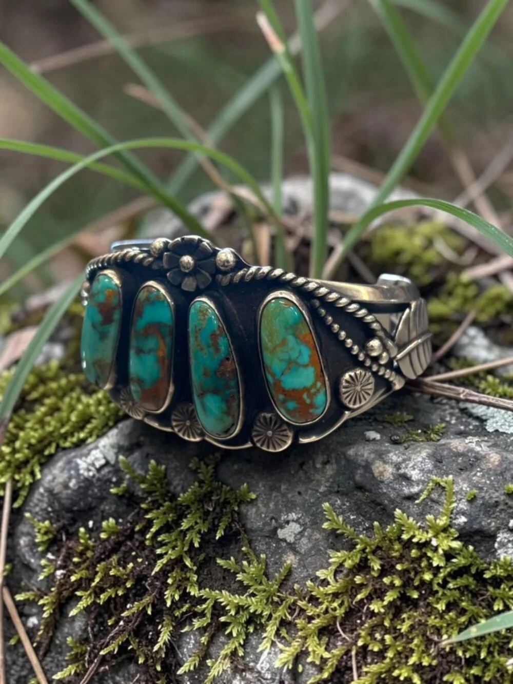Vintage Navajo Sterling Silver & Turquoise Statement Cuff Bracelet - Picture 3 of 7